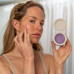Cleansing Balm Model 3